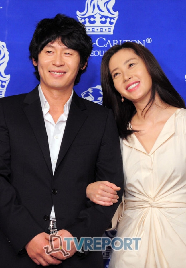 Hội bạn thân quyền lực chỉ toàn mỹ nhân của Song Hye Kyo: Ai cũng hôn nhân viên mãn, ông xã toàn là người "máu mặt", chỉ riêng nàng em út mang danh bị "chồng bỏ" - Ảnh 5.