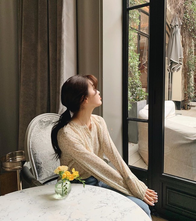 Ở nhà hay buộc tóc cho gọn, chị em phải tránh tiệt 4 lỗi sau kẻo tóc càng trở nên mỏng dính theo tháng ngày - Ảnh 5.