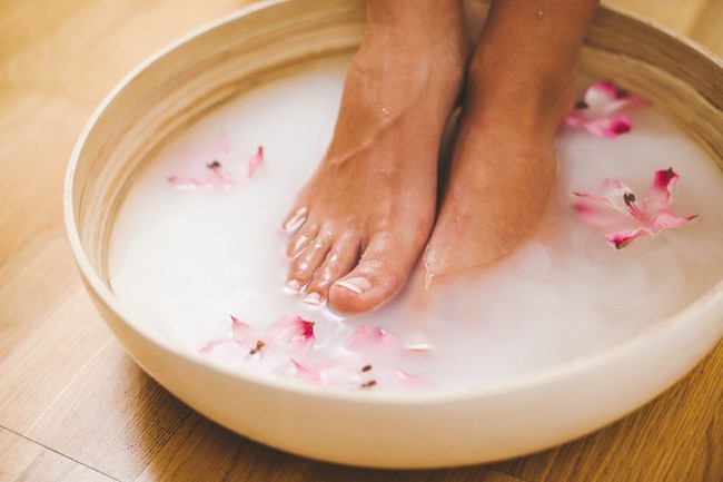 Những người sống thọ thường có chung thói quen tắm rửa sạch sẽ 4 bộ phận này mỗi ngày: Hãy kiểm tra xem bạn có thuộc nhóm này không - Ảnh 1.