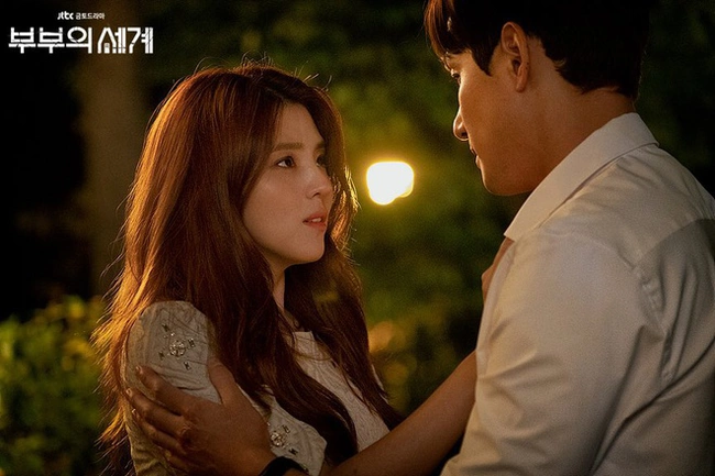 Han Soo Hee trong "Thế giới hôn nhân": Gây chú ý nhờ nhan sắc giống Song Hye Kyo, chọc điên khán giả khi vào vai tiểu tam mặt dày - Ảnh 2.