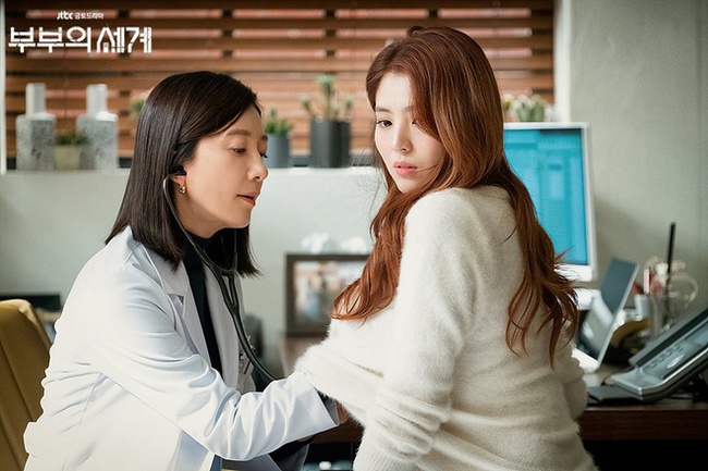 Han Soo Hee trong "Thế giới hôn nhân": Gây chú ý nhờ nhan sắc giống Song Hye Kyo, chọc điên khán giả khi vào vai tiểu tam mặt dày - Ảnh 6.