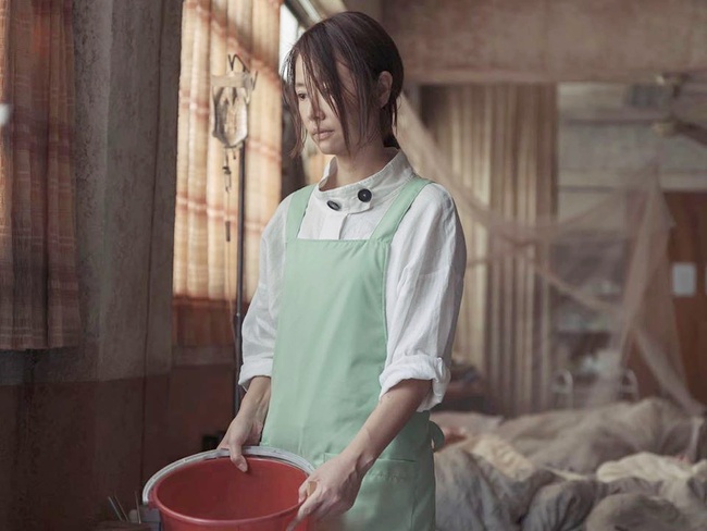 Tự đăng ảnh quảng bá phim, Lâm Tâm Như ê chề vì bị bóc mẽ nhan sắc xuống cấp, làn da chảy xệ  - Ảnh 5.