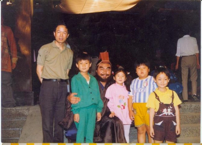 Phim kinh điển "Tiểu Long Nhân": Sau 28 năm vẫn không ai biết mặt mẹ rồng nhỏ nhưng bài học về tình mẫu tử thì gây chấn động - Ảnh 10.