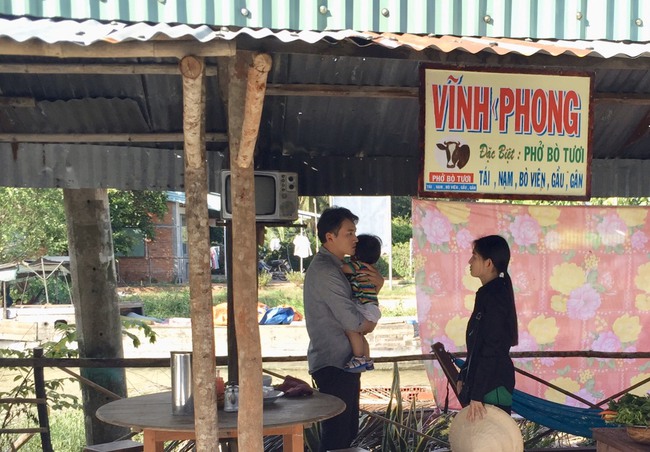 "Mẹ ghẻ": Cô tiểu thư giàu có thuê giang hồ xử bồ cũ của chồng, tát sưng mặt ê chê nhục nhã giữa quán ăn  - Ảnh 2.