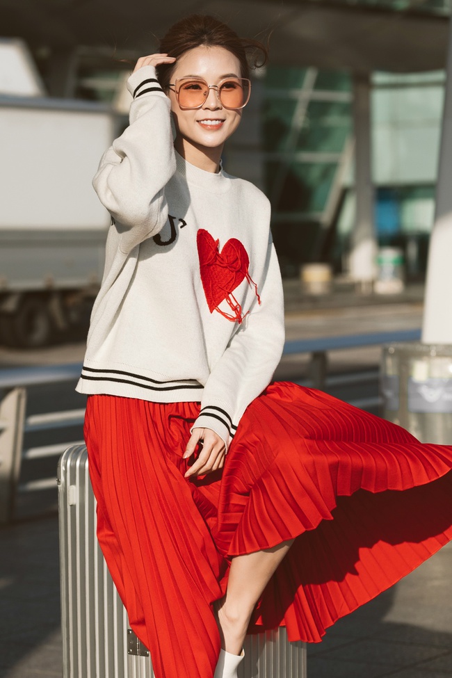 Sam khoe vẻ tươi tắn bất chấp tuổi tác, trả lời câu hỏi bao giờ lấy chồng - Ảnh 2.