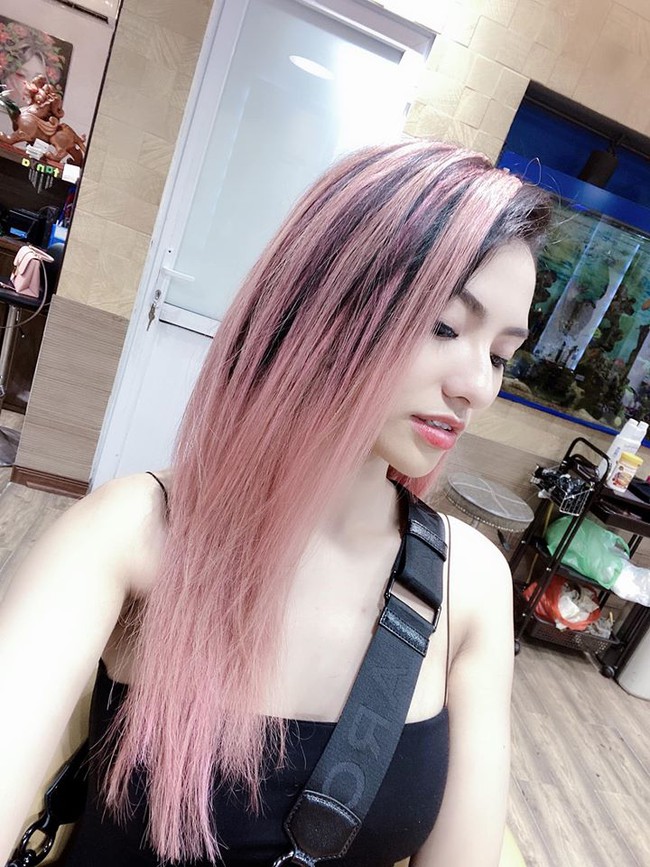 Hồng Quế thay màu tóc mới vừa nổi bật lại sành điệu.