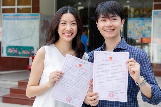 Á hậu Thúy Vân cùng bạn trai doanh nhân đăng ký kết hôn, chính thức trở thành người có gia đình - Ảnh 3.