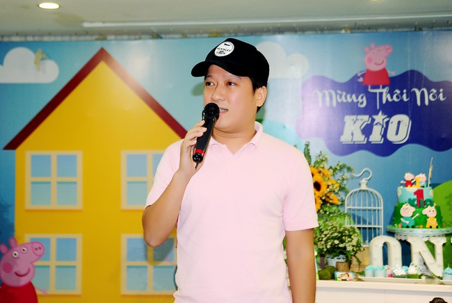 Thành Đạt - Hải Băng làm sinh nhật như tiệc cưới cho con trai thứ 4, Trường Giang một mình tới dự  - Ảnh 3.