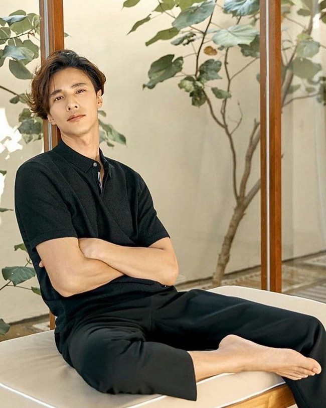 Đẳng cấp của "Thánh sống" Won Bin: Lười tới nỗi 10 năm không thèm đóng phim nhưng chỉ chụp ảnh quảng cáo thôi cũng đủ gây bão  - Ảnh 2.