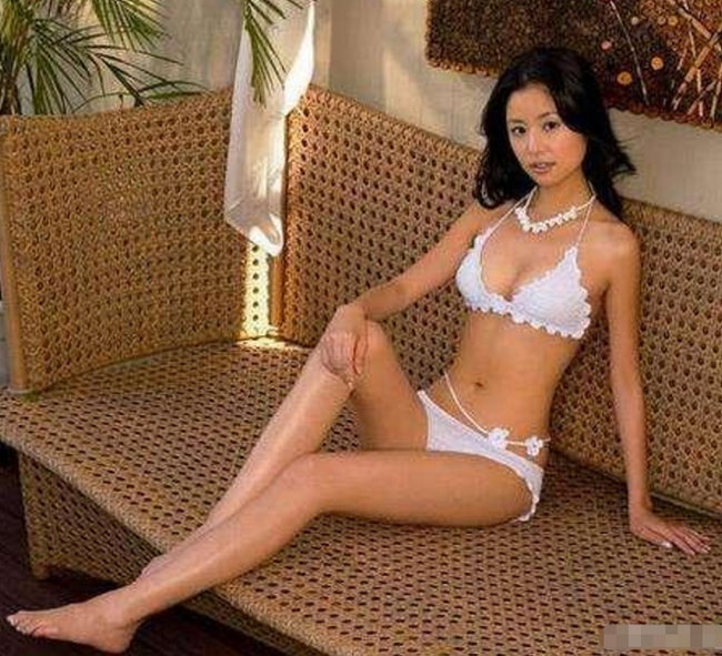 Lâm Tâm Như 44 tuổi tiếp tục bị chê già nua, da xấu so với mỹ nữ ngực khủng Lý Tiểu Nhiễm  - Ảnh 8.