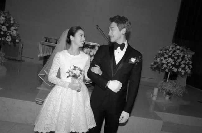Không chỉ quyền lực, vợ chồng Kim Tae Hee - Bi Rain còn giàu "nức đố đổ vách", hai cô con gái chính là thiên kim tiểu thư hạng nhất xứ Hàn - Ảnh 2.