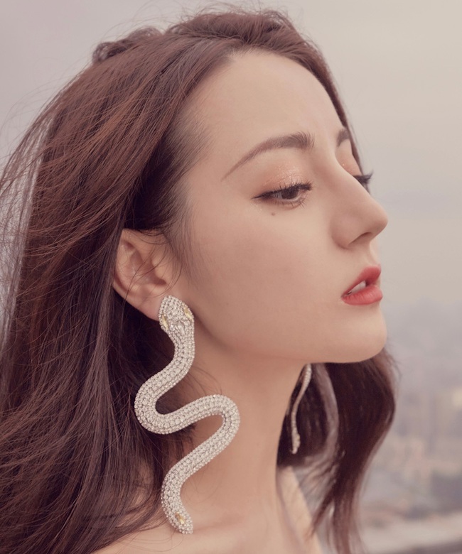 BXH giá trị thương mại sao Hoa ngữ tháng 5/2020: Địch Lệ Nhiệt Ba bỏ xa Dương Tử, "chiễm chệ" vào top 3 cùng dàn nam thần - Ảnh 4.