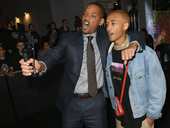 Jaden Smith - con trai Will Smith: Từ cậu bé khiến bố mẹ bị mắng chửi là người "không biết dạy con" cho tới biểu tượng truyền cảm hứng cho cộng đồng LGBT - Ảnh 11.