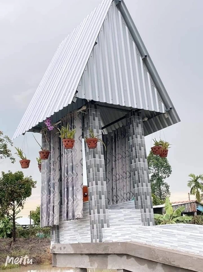 Mẫu nhà vệ sinh "cầu tõm" ở miền Tây bất ngờ được nâng cấp với phiên bản cực sang chảnh, gây sốt cộng đồng mạng - Ảnh 2.