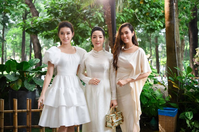 Cuộc hội ngộ hiếm hoi của "3 nàng hậu tên My" của showbiz Việt: U50 Giáng My khí chất vượt mặt hai đàn em cùng tên  - Ảnh 1.
