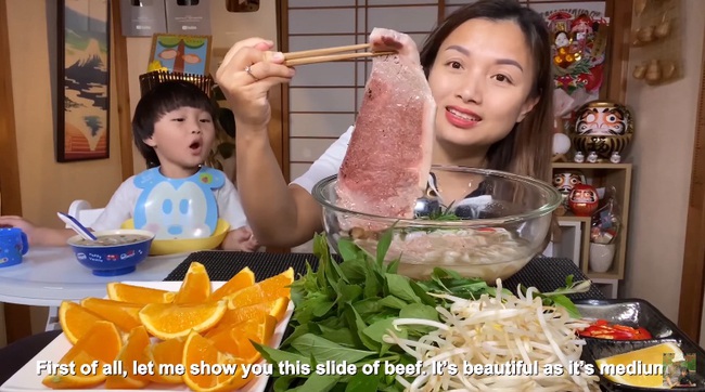 Quỳnh Trần JP chơi lớn với vlog làm phở từ nguyên liệu nhà giàu gồm thịt bò Kobe và nấm Truffle, 1 tô phở của nàng bằng vài chục tô ở Việt Nam - Ảnh 5.