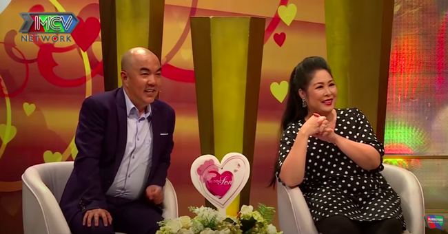 "Vợ chồng son": Cô vợ vô tư kể chồng thích thả rông, lại còn bị tai nạn nhạy cảm khi kéo khóa quần  - Ảnh 4.