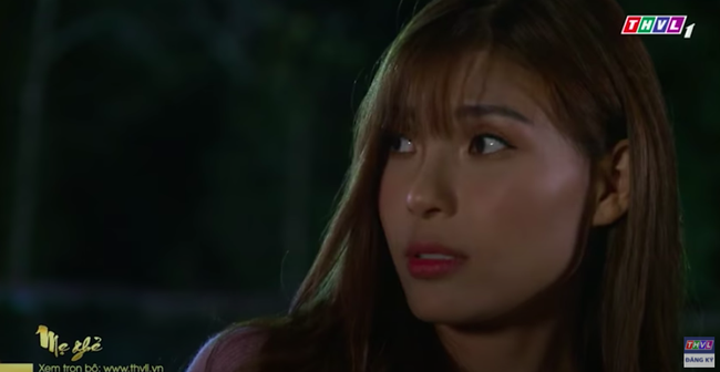 "Mẹ ghẻ": Lương Thế Thành nắm tay rồi hôn môi Thúy Diễm - Ảnh 4.