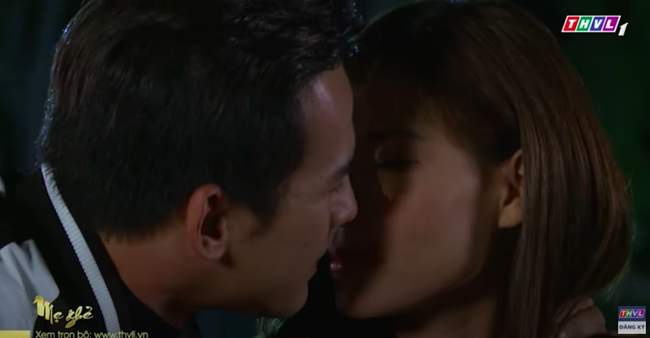 "Mẹ ghẻ": Lương Thế Thành nắm tay rồi hôn môi Thúy Diễm - Ảnh 6.