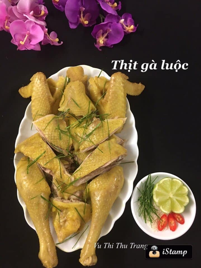 Mẹ đảm Thụy Điển bật mí 4 điều cần "nằm lòng" để chặt gà nguyên con không bị nát, xếp lên đĩa ai cũng phải xuýt xoa - Ảnh 1.