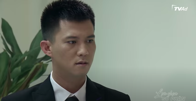 "Lựa chọn số phận": Xuất hiện thư ký xinh đẹp, khiến em trai Phương Oanh vừa gặp đã động tay động chân  - Ảnh 9.