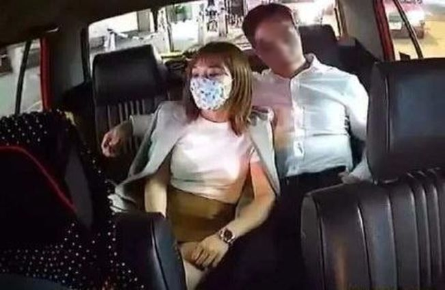 Giám đốc tài chính của 1 công ty Hồng Kông lộ clip 4 phút "nóng bỏng mắt" trên taxi cùng người tình, hậu quả "ra đi" 50 nghìn tỷ - Ảnh 2.