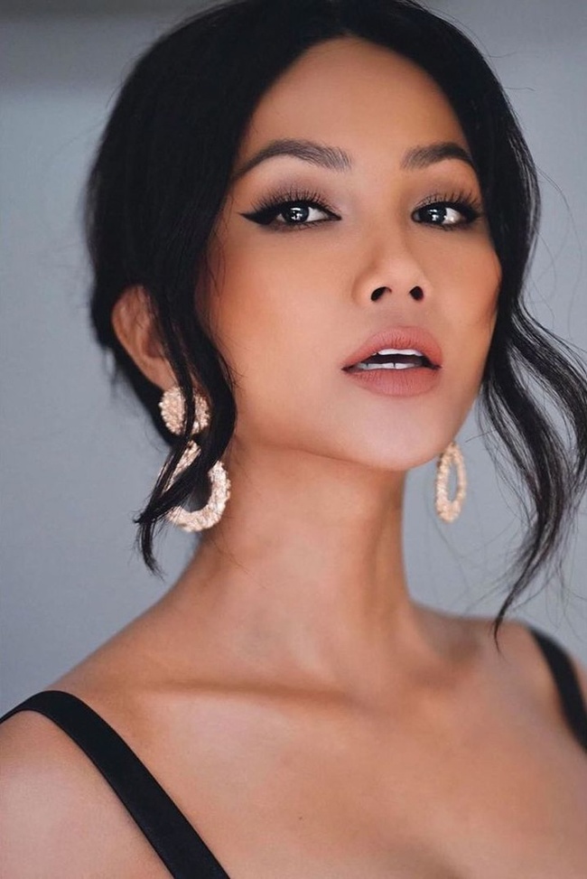 Hoa hậu đóng phim: H'Hen Niê - Lan Khuê đẹp hết nấc vẫn chưa bằng Jolie Nguyễn diện toàn hàng hiệu, tự bỏ tiền túi mua áo  - Ảnh 6.