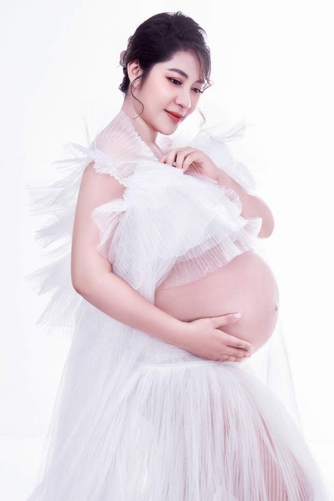 Hoa hậu Đại dương Đặng Thu Thảo hạnh phúc khoe bụng bầu song sinh - Ảnh 5.