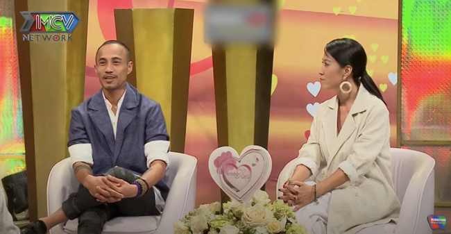 "Vợ chồng son": Phạm Anh Khoa lần đầu xuất hiện cùng vợ sau scandal gạ tình, nói về sóng gió hôn nhân  - Ảnh 4.