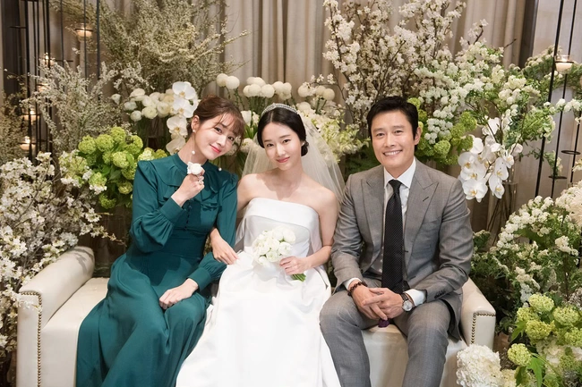 Mỹ nhân "Bán đảo Peninsula" Lee Jung Hyun: Kết hôn ở tuổi 39 với chính người hâm mộ lâu năm, nằm trong hội bạn thân toàn mỹ nhân đình đám của Son Ye Jin - Ảnh 11.