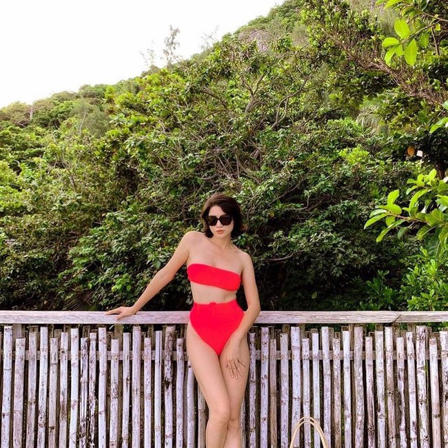 Trang Trần diện bikini khoe eo thon đến ngỡ ngàng nhưng lại bị "bóc phốt" ngay là photoshop - Ảnh 3.