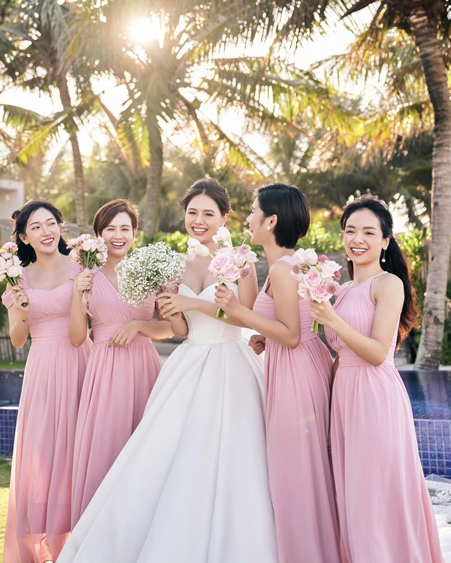 Phanh Lee tung thêm ảnh trong đám cưới với thiếu gia Cocobay, vòng 1 "cực căng" của cô dâu gây chú ý nhất - Ảnh 3.
