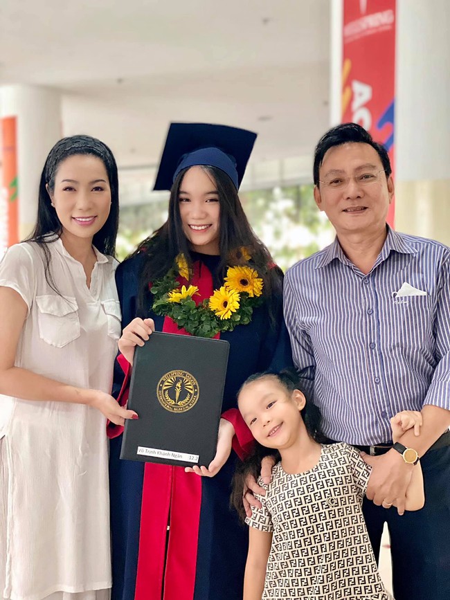 Sau con gái MC Quyền Linh, dân tình lại phát sốt vì vẻ ngoài xinh xắn cùng chiều cao 1m72 của con gái NSƯT Trịnh Kim Chi - Ảnh 3.