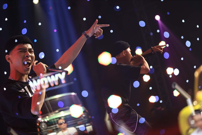 Xuất hiện "bậc thầy" kể chuyện bằng rap khiến Binz hoài niệm về bố, Karik - Trấn Thành nghẹn ngào xúc động - Ảnh 10.