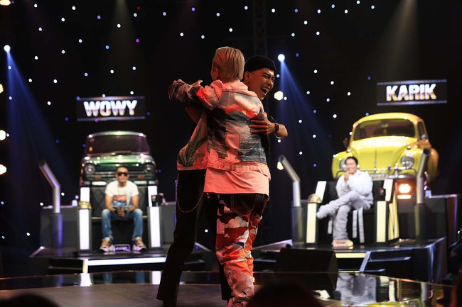 Xuất hiện "bậc thầy" kể chuyện bằng rap khiến Binz hoài niệm về bố, Karik - Trấn Thành nghẹn ngào xúc động - Ảnh 11.