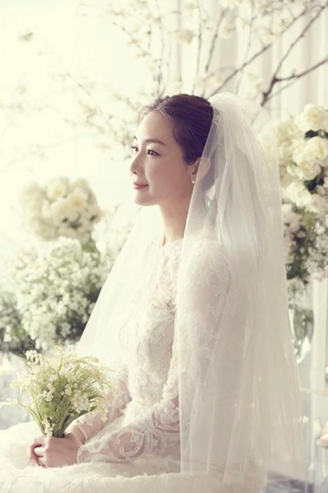 Bộ tứ nữ thần trong series phim truyền hình 4 mùa đình đám Hàn Quốc: Choi Ji Woo hạnh phúc bên gia đình nhỏ, Son Ye Jin - Song Hye Kyo vướng tin đồn tình ái với cùng một người - Ảnh 12.