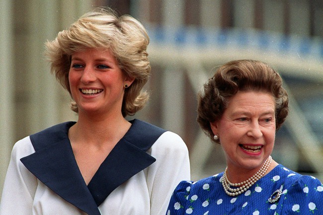 Bị chỉ trích vì làm ngơ trước cái chết của Công nương Diana, Nữ hoàng Anh mang "nỗi oan" không ai thấu và khoảnh khắc đặc biệt giúp hóa giải tất cả - Ảnh 5.