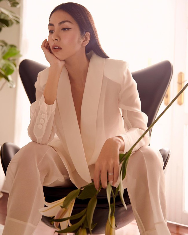Tăng Thanh Hà đẹp xuất thần trong bộ ảnh mới nhưng tâm điểm chú ý lại là vòng 1 "thả rông" - Ảnh 6.