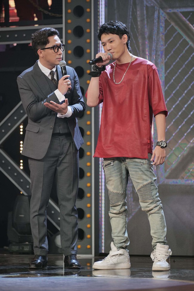 "Rap Việt": Ricky Star tạo nên cơn "địa chấn", nhận cùng lúc 4 Nón Vàng danh giá với câu chuyện ma mị "Bắc Kim Thang" - Ảnh 5.