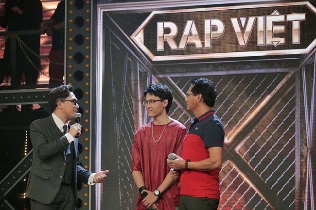 "Rap Việt": Ricky Star tạo nên cơn "địa chấn", nhận cùng lúc 4 Nón Vàng danh giá với câu chuyện ma mị "Bắc Kim Thang" - Ảnh 6.
