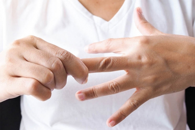 Tê tay chưa chắc là do mỏi, có thể là dấu hiệu của 4 loại bệnh này - Ảnh 2.