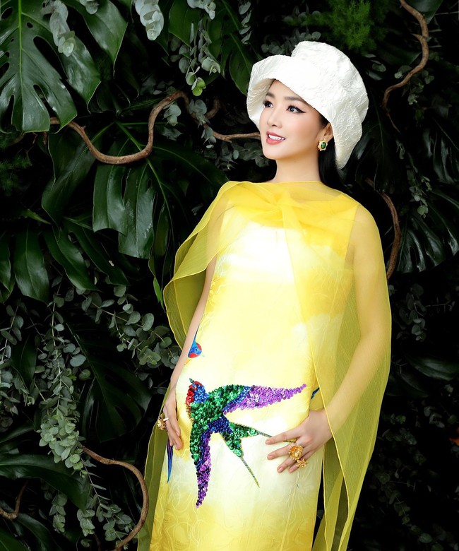 Trước khi trở thành "trùm vựa sến", Hoa hậu này có cả một tiểu sử mặc cool mà đến đàn em còn phải chạy dài - Ảnh 1.