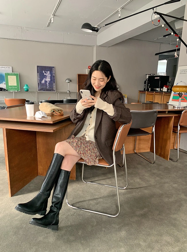 12 cách diện blazer   chân váy khiến ai cũng phải trầm trồ khen bạn mặc đẹp - Ảnh 10.