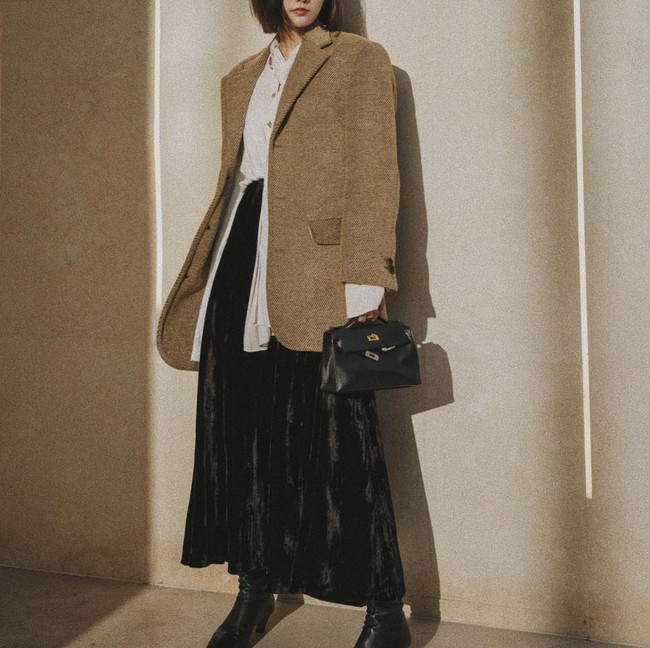 12 cách diện blazer   chân váy khiến ai cũng phải trầm trồ khen bạn mặc đẹp - Ảnh 4.