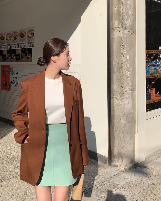 12 cách diện blazer   chân váy khiến ai cũng phải trầm trồ khen bạn mặc đẹp - Ảnh 3.