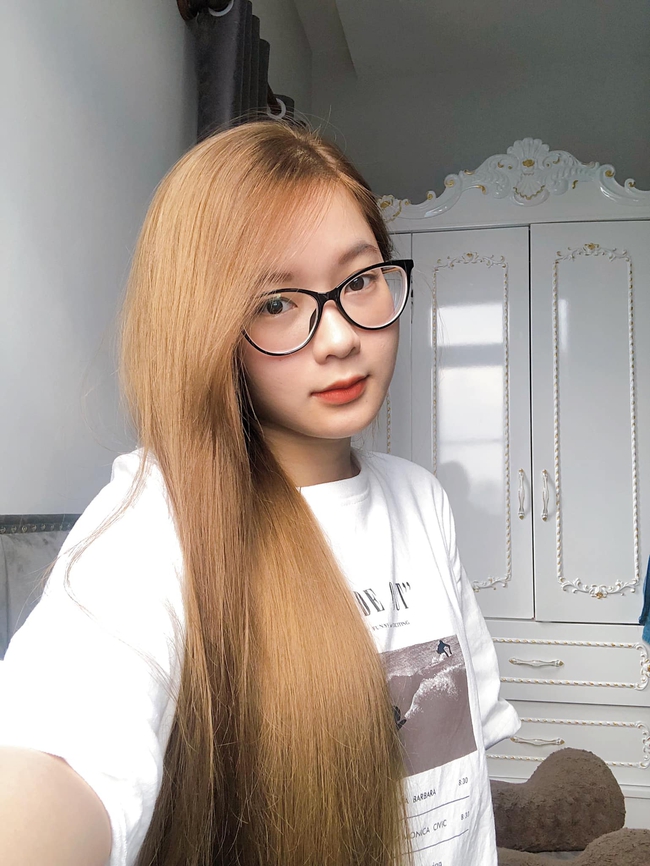 Cô nàng tẩy tóc - Ảnh 2.
