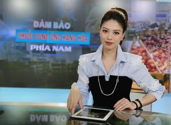 Sau thời gian mất hút, BTV Ngọc Trinh "comeback" với bản tin "hướng dẫn kiếm tiền, làm giàu" trên VTV  - Ảnh 1.