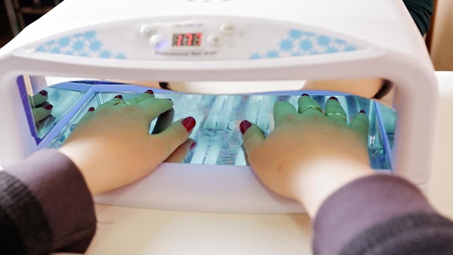 5 "bí mật" của tiệm làm móng khiến phụ nữ suy yếu và gây ung thư bậc nhất, thợ nào cũng biết nhưng im lặng để giữ khách - Ảnh 3.