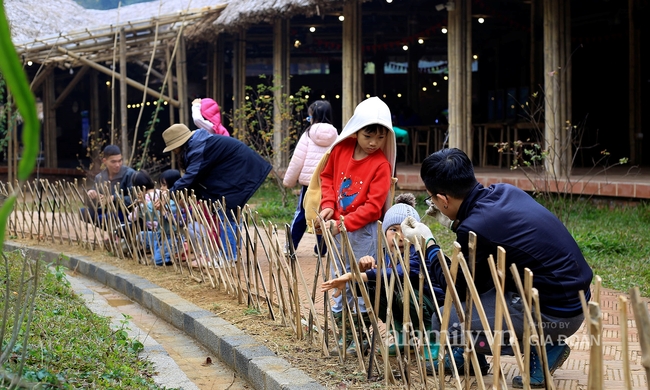 Trường Maya và câu chuyện về những đứa trẻ lấm lem hạnh phúc - Ảnh 11.