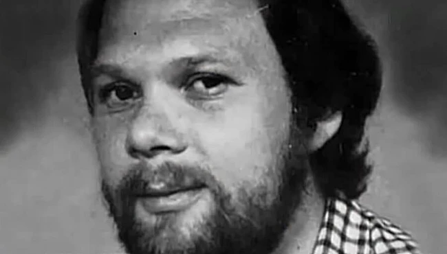 Con gái 7 tuổi chết tức tưởi trong tay gã đàn ông máu lạnh, mẹ rút súng bắn kẻ sát nhân tại phiên tòa mở ra vụ án gây tranh cãi bậc nhất nước Đức - Ảnh 2.